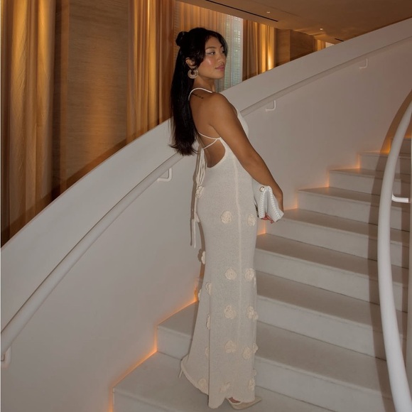 Meshki White Floral Maxi Dress - Picture 4 of 4